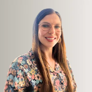 Stephanie Tabja, Directora Comercial en Creaweb